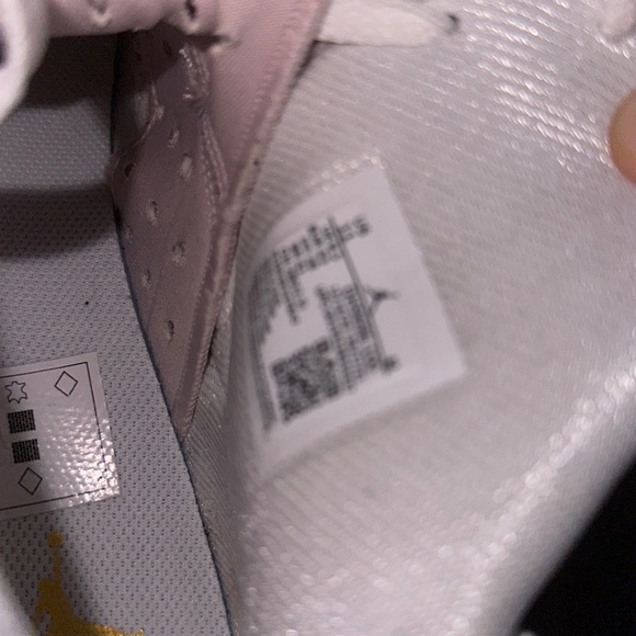 Jordan Retro 6 Gold Hoops Wmns Size 10.5 - Picture 5 of 7